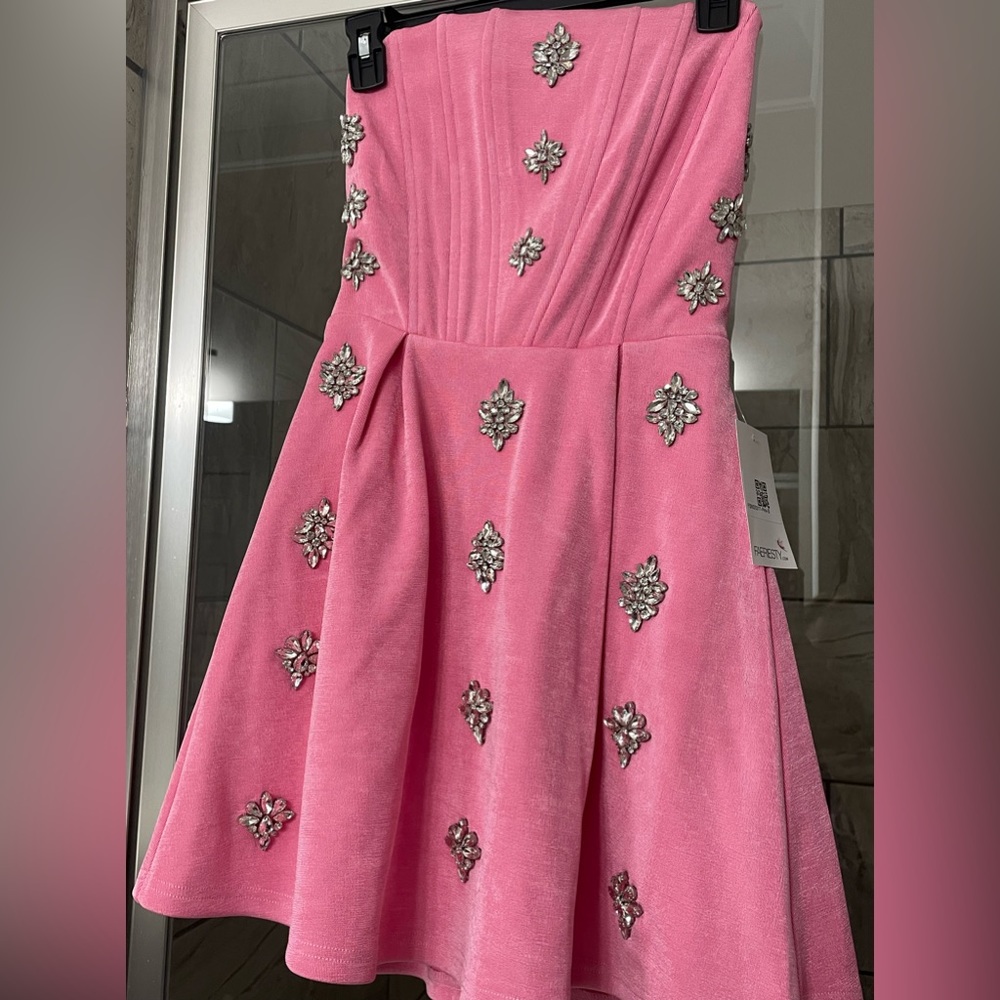 Rare pink diamond barbie dress never worn